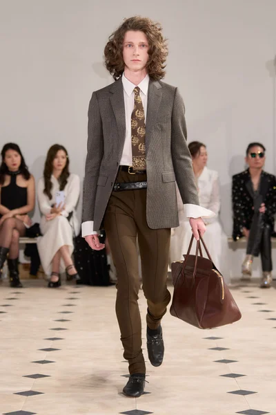 Look 26